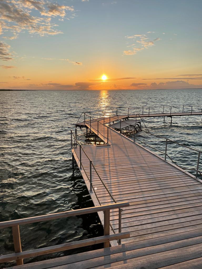 Sonnenuntergang am formidablen Badesteg auf Endelave